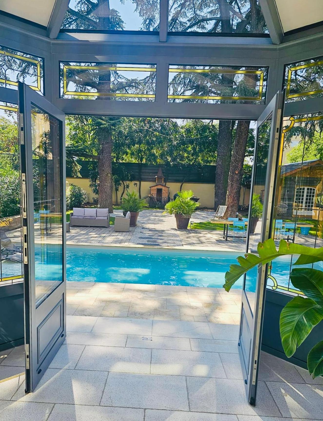 Chateau Grandclement Lyon Villeurbanne Niveau Rdc - Tresor Cache En Ville Avec Vue Piscine Et Parc Zewnętrze zdjęcie